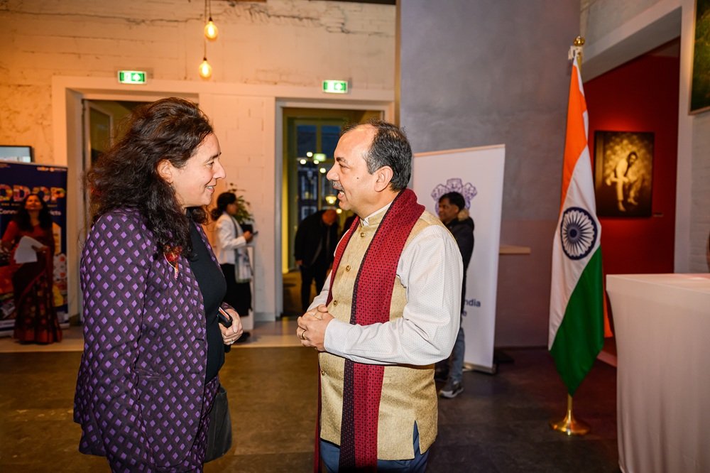 Tourism seminar organized by the Embassy of India in The Hague, bringing together government, industry, and community stakeholders. The event concluded with a vibrant cultural performance by Maitreyee Pahari celebrating India’s heritage and diversity.